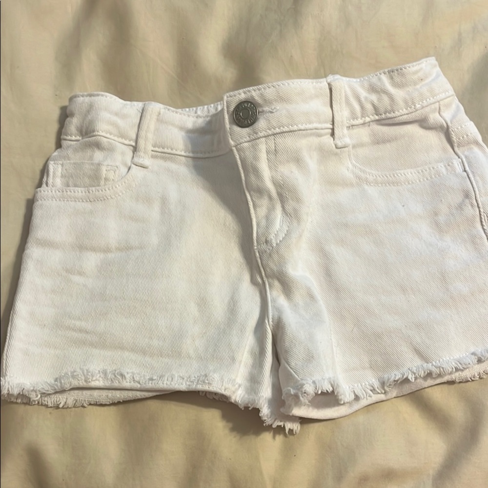 Gymboree White Jean Shorts with Raw Hem. Size 6 little girls